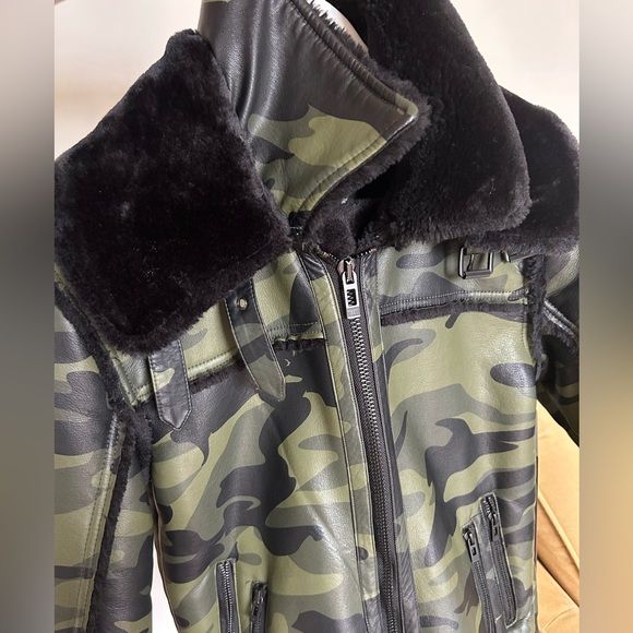 Boy #veganlearther coat very HEAVY /WARM no cracks prefect conditions size boy 8 - Picture 5 of 7